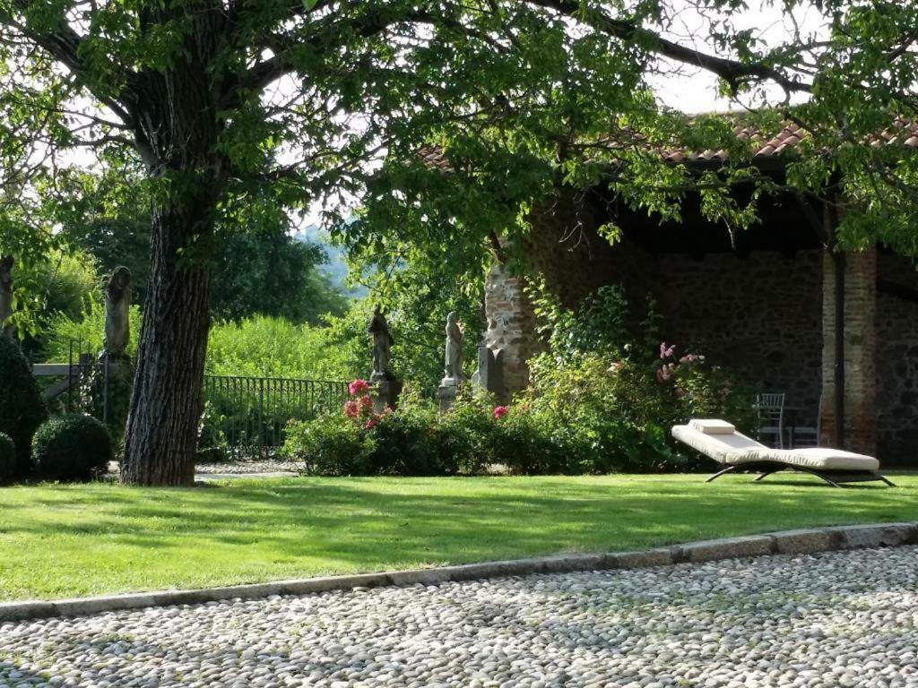 Castello Di Bed & Breakfast Cernusco Lombardone