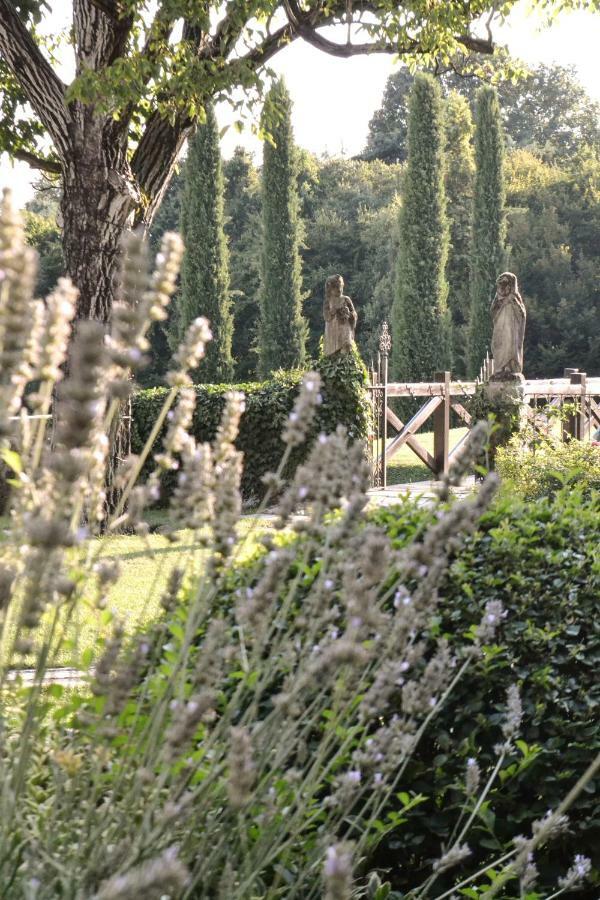 Castello Di * Cernusco Lombardone